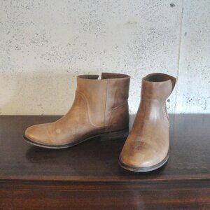 D Co Copenhagen Leather Ankle Boots size 40 Made in Europe Booties 1" Heel Tan